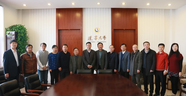 校党委书记周浩波会见沈阳城市学院董事局主席徐伟浩一行